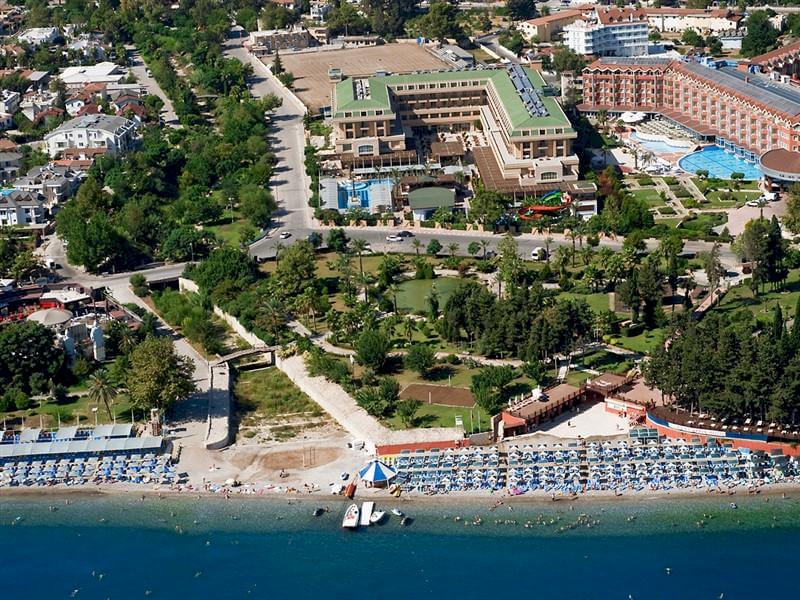 Crystal Deluxe Resort & Spa